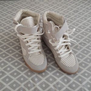 Perfect Casual Shoe.  Never Worn!!